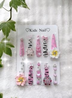 キッズネイルチップ ロング ピンク ゼブラ コギャル おしゃれしたい日に♡のサムネイル