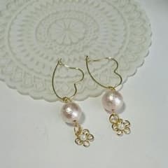 お値下げ  かわいいお花とコットンパールのピアス♡のサムネイル
