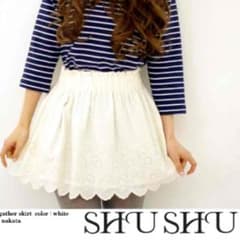 【nozomi様専用】SHUSHU＊刺繍スカートのサムネイル