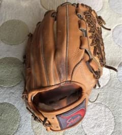 中古スラッガー内野手用グローブのサムネイル