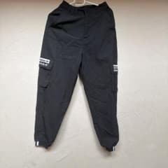 adidas カーゴパンツ ブラックのサムネイル