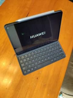 HUAWEI MatePad Pro 純正キーボードとスタイラスペン付きフル装備のサムネイル