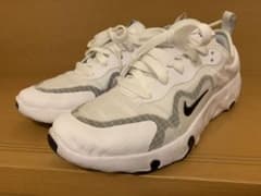 NIKE ナイキ　スニーカー　ホワイト　22.5のサムネイル