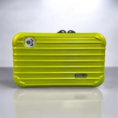 RIMOWA トラベルポーチ ライムグリーン 希少 RIMOWA トラベルポーチ ライムグリーン 希少 - メルカリ