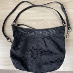 Coach ブラック ショルダーバッグのサムネイル