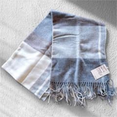 新品✨タグ付き　無印良品 大判ウールストール（グレー系チェック）のサムネイル