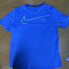 NIKE RUNNING DIVISION Tシャツのサムネイル