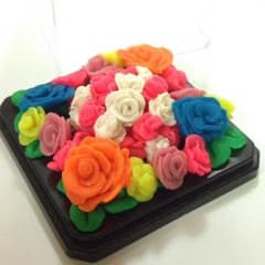 粘土でつくった薔薇のサムネイル