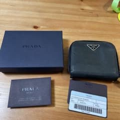 PRADAのサムネイル