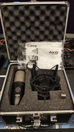 AKG P220 アルミケース・ショックマウント 動作確認済 AKG P220 アルミケース・ショックマウント 動作確認済 - メルカリ
