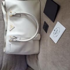Prada サフィアーノホワイト レザー バッグ プラダのサムネイル