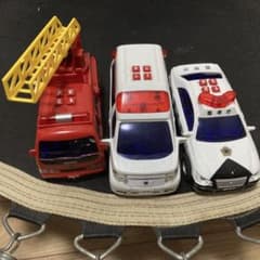 トイコー　消防車　救急車　パトカー　3点セットのサムネイル