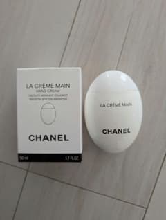 CHANEL LA CRÈME MAIN ハンドクリーム 50mlのサムネイル