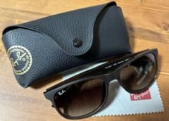 Ray-Ban サングラスのサムネイル