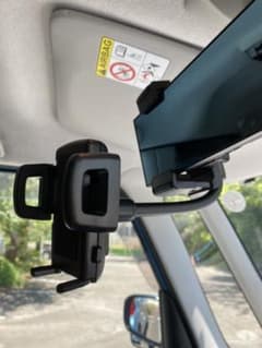 車内用スマホホルダー、折りたたみカバー対応、バックミラー固定タイプのサムネイル
