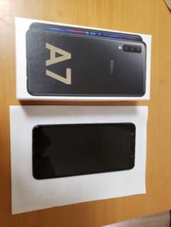 Galaxy A7  ブラック　64 GB SIMフリーのサムネイル
