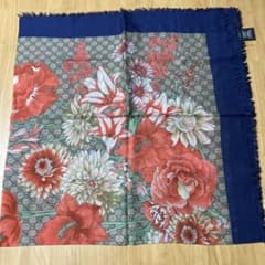 【新品】GUCCI フローラ 花柄 ストール ショール 130×130cm 新品】GUCCI フローラ 花柄 ストール ショール 130×130cm - メルカリ
