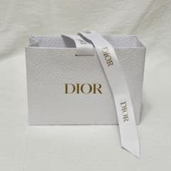DIOR ギフトボックス リボン付きのサムネイル