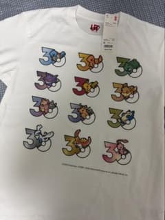 韓国限定　30周年ポケモンデザインTシャツのサムネイル