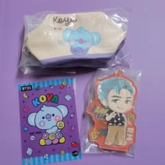 TinyTAN RM 열쇠 고리 덤 포함 (KOYA 파우치 & 클리어 카드)