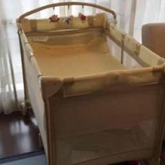 ベビーベッドのサムネイル