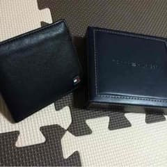 TOMMY  HILFIGER 二つ折り財布のサムネイル