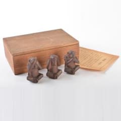 飛騨一位一刀彫　三猿　見ざる聞かざる言わざる　時代箱付　N　5439 飛騨一位一刀彫 三猿 見ざる聞かざる言わざる 時代箱付 N 5439