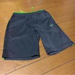 ナイキ子供用ショートパンツのサムネイル