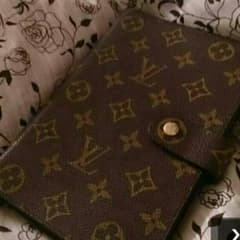 VUITTON 手帳のサムネイル
