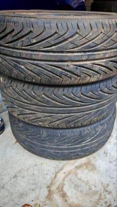 205/55R16 バリ溝 3本 1本から購入可のサムネイル