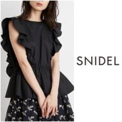 SNIDEL フリルペプラムブラウス 手洗い可能のサムネイル