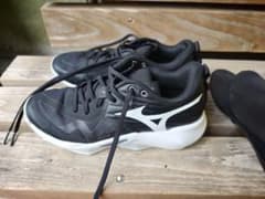 MIZUNO スポーツシューズ ブラック 24.0cmのサムネイル