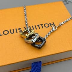 ルイヴィトン ネックレス ペンダント モノグラム ボールド 3連 リング 美品 ルイヴィトン ネックレス ペンダント モノグラム ボールド 3連
