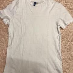 H&MのTシャツのサムネイル