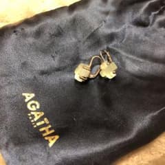 アガタのピアスのサムネイル