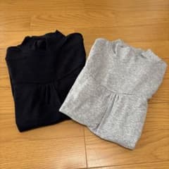 10月末まで⭐︎長袖ハイネックカットソー 2枚セット　140〜150のサムネイル