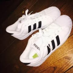 adidas スニーカー、NIKE、PUMA、シューズ、スニーカーのサムネイル