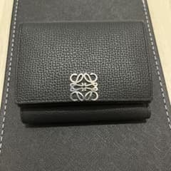 美品　LOEWE アナグラム トライフォールド ウォレットのサムネイル
