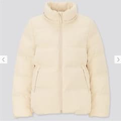 UNIQLO ユニクロ　シームレスダウンパーカーS ナチュラルのサムネイル