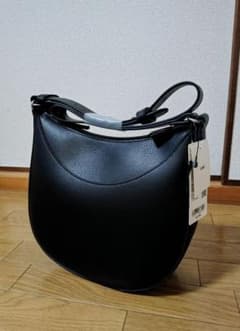 【新品】UNIQLO ユニクロ レザータッチワンハンドルバッグ ブラックのサムネイル