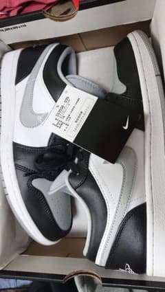 JORDAN1LOW SMOKEGREY 激レア ジョーダンロー スモークグレーのサムネイル