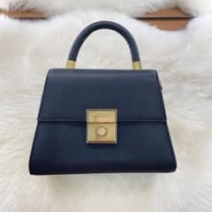 チャールズアンドキース プッシュロック トラペーズトップハンドルバッグ 2WAYのサムネイル