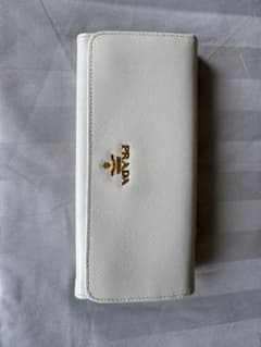 PRADA サフィアーノレザー 長財布 ホワイト - メルカリ