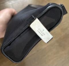 AKIさん専用　GUCCI ブラックメッシュポーチ　刻印ありのサムネイル