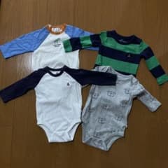 ロンパース　4枚セット　GAPのサムネイル