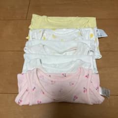 ユニクロ 肌着 ロンパースのサムネイル