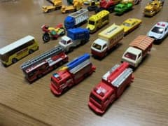 【umiさん専用】トミカなどの働く車シリーズ　30台セットのサムネイル