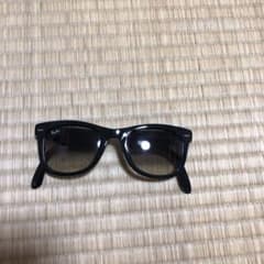 サングラスのサムネイル