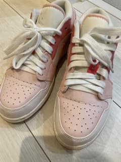 NIKE AIR JORDAN 1 LOW ピンク ホワイトのサムネイル