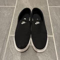 Nike スリッポン ブラック 29cmのサムネイル